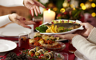 Masz za dużo świątecznego jedzenia? Ruszyła akcja „Podziel się posiłkiem z bezdomnymi”